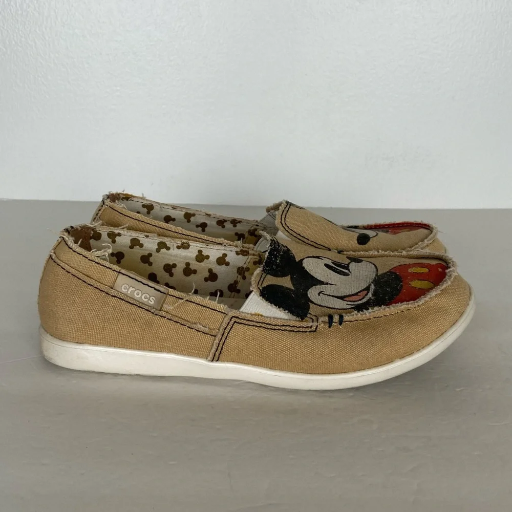 Crocs‎ Disney Mickey Mouse Women's Loafers Size 6 W Cream Comfort Flat Slip On
